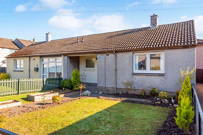 1 Bedroom Semi-Detached Bungalow For Sale In Northfield Cottages, West Calder, EH55