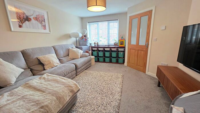 3 Bedroom End Of Terrace House For Sale In Brocklebank Way, Holdingham, NG34