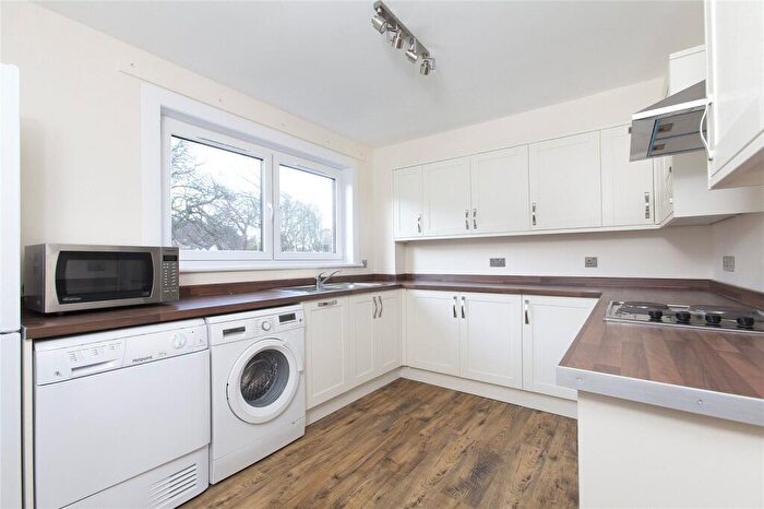 2 Bedroom Flat To Rent In Myreside Court, Edinburgh, EH10