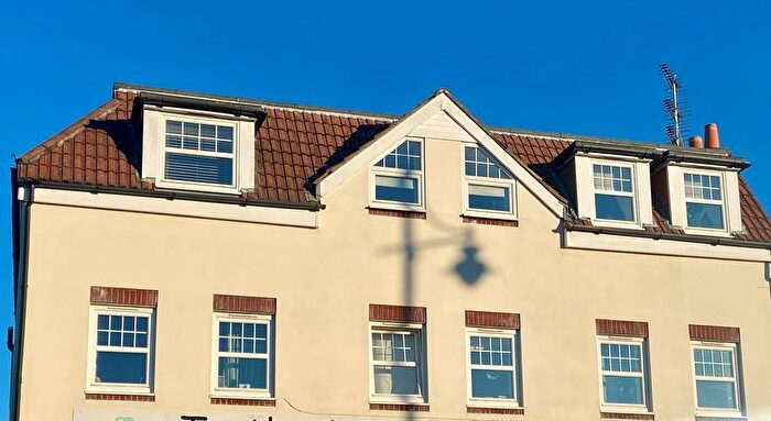 2 Bedroom Flat For Sale In West Street, Fareham, PO16