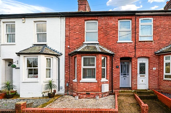 2 Bedroom Terraced House For Sale In New Road, Blackwater, Camberley, GU17