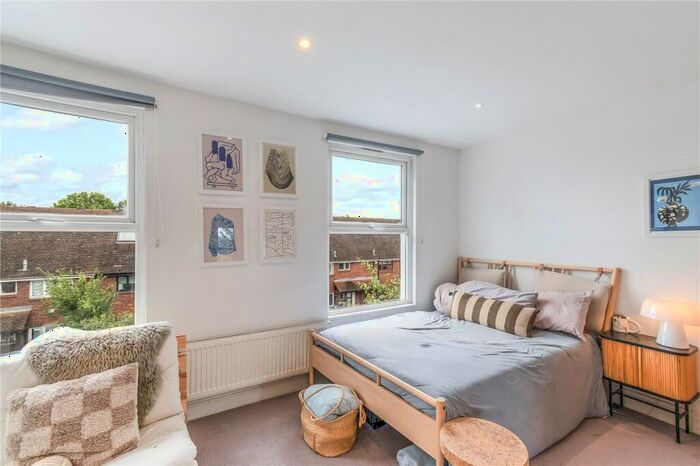 2 Bedroom Apartment To Rent In Crystal Palace Road, East Dulwich, London, SE22