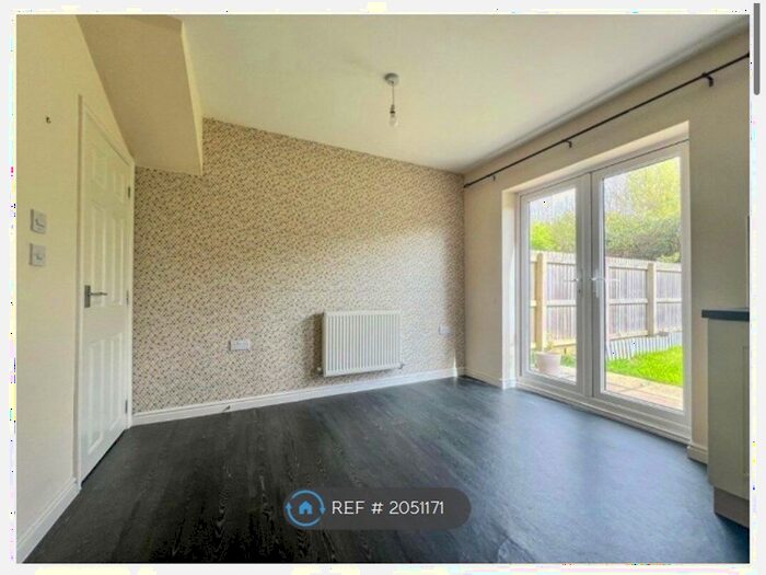 3 Bedroom SemiDetached House To Rent In Fieldfare Avenue, Portishead