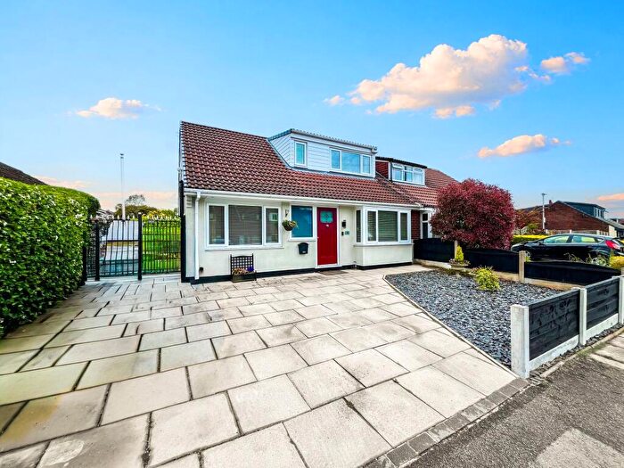3 Bedroom Semi-Detached House For Sale In Newington Drive, Seddons Farm, Bury, BL8