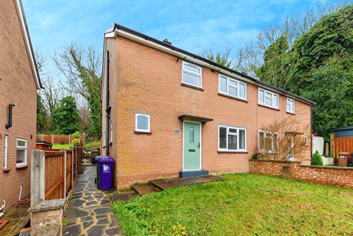 3 Bedroom Semi Detached House For Sale In Chiltern Road, Baldock, SG7