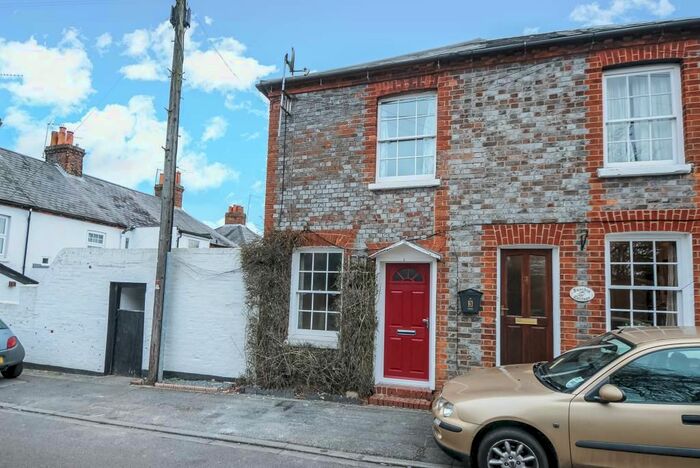 2 Bedroom Semi-Detached House To Rent In Newbury, Berkshire, RG14