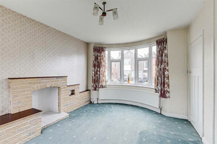 3 Bedroom Detached House For Sale In Newlyn Drive, Aspley, Nottinghamshire, NG8