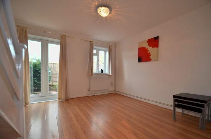 1 Bedroom Semi-Detached House To Rent In Field Close, Harlington, Middlesex, UB3