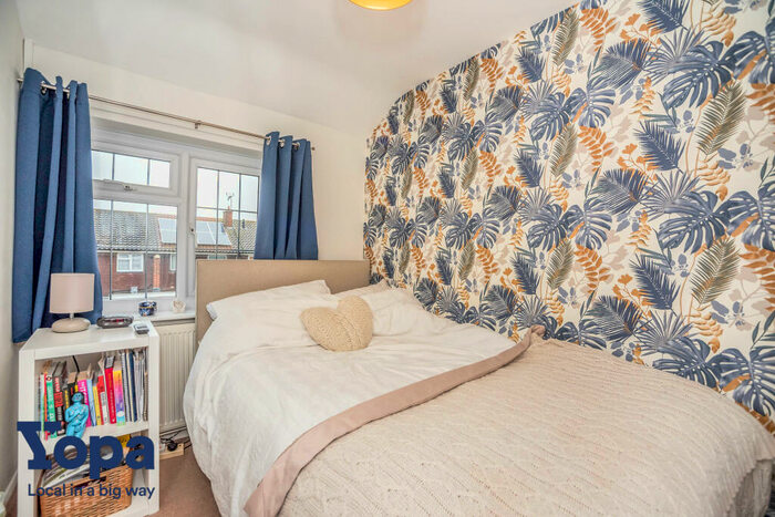 5 Bedroom Semi-Detached House For Sale In St. Botolph Road, Gravesend, DA11