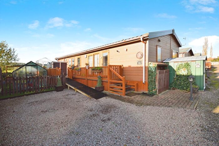 2 Bedroom Park Home For Sale In Hagnaby Road, Old Bolingbroke, PE23