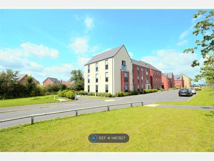 2 Bedroom Flat To Rent In Courtenay Croft, Eagle Farm South, Milton Keynes, MK17