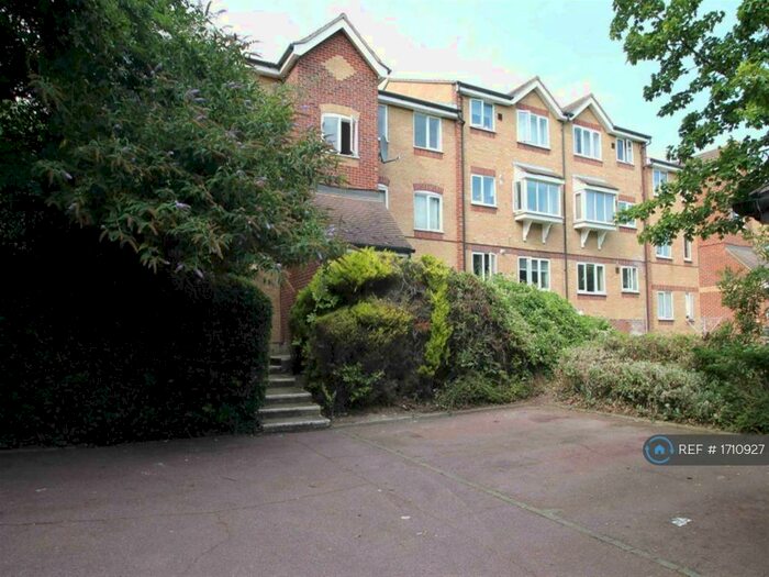 1 Bedroom Flat To Rent In Shorwell Court, Purfleet, RM19