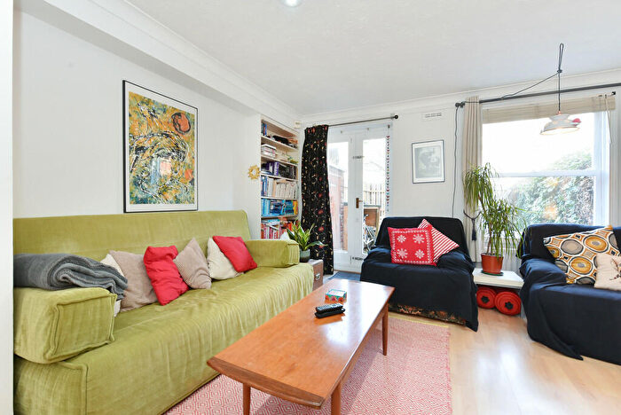 2 Bedroom Maisonette To Rent In Victoria Park Road, London., E9