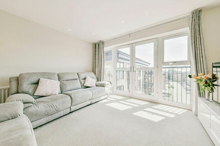1 Bedroom Flat For Sale In Giles Crescent, Stevenage, Hertfordshire, SG1