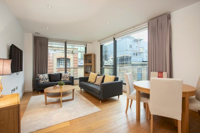 2 Bedroom Flat To Rent In Bear Pit Apartments, New Globe Walk, London, -, SE1