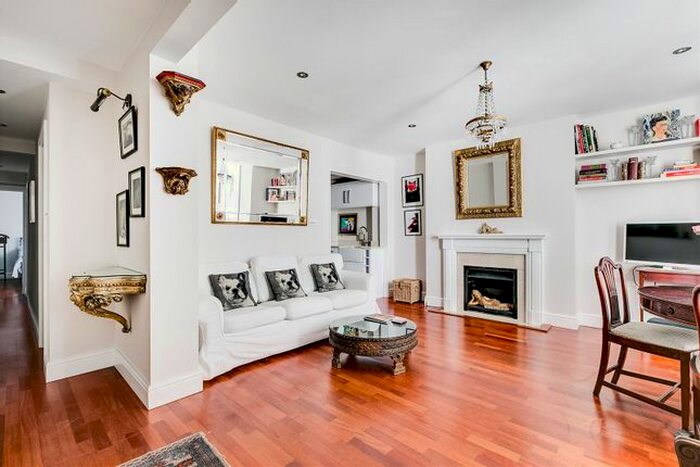 2 Bedroom Flat To Rent In Campden Grove, Kensington, W8