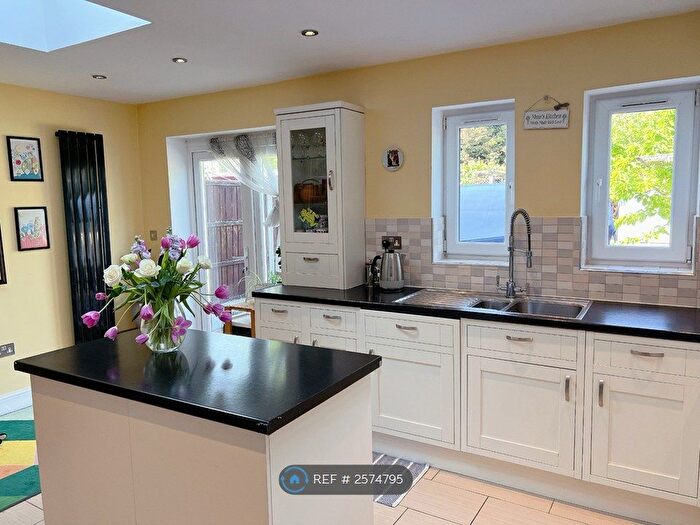 4 Bedroom Terraced House To Rent In Gantshill Crescent, Ilford, IG2