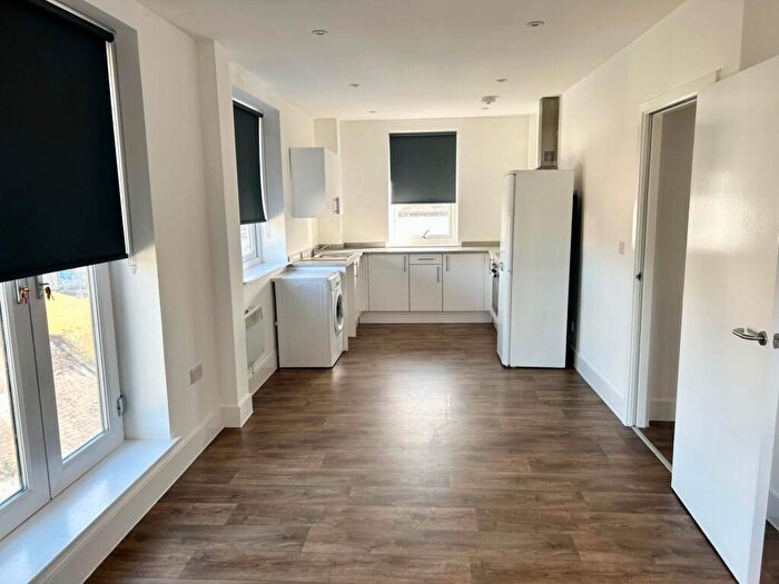 2 Bedroom Apartment To Rent In Crown House, OX16