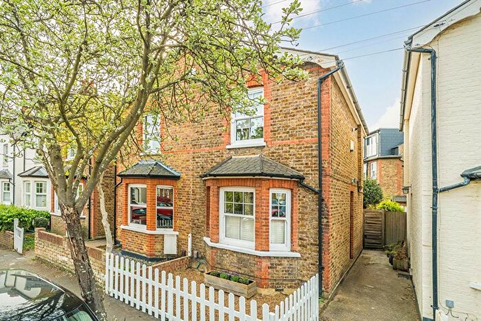 2 Bedroom Semi Detached House For Sale In Beaconsfield Road, Surbiton, KT5