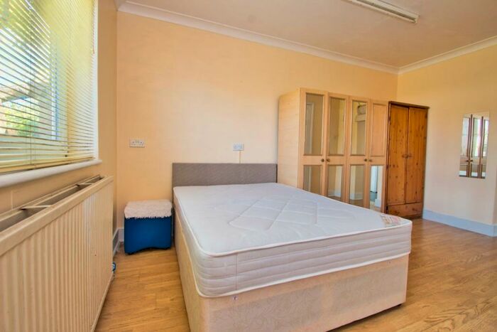 1 Bedroom Flat To Rent In Spencer Road, Harrow Weald, HA3