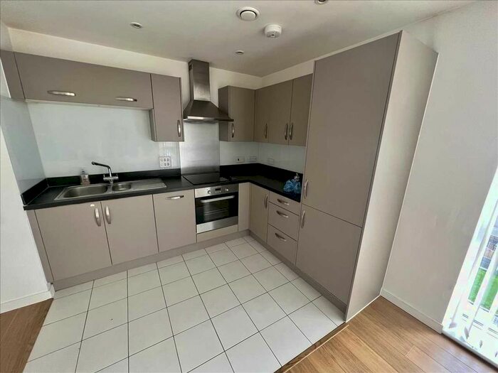 2 Bedroom Flat To Rent In Saxon House, Little Brights Road, Belvedere, DA17