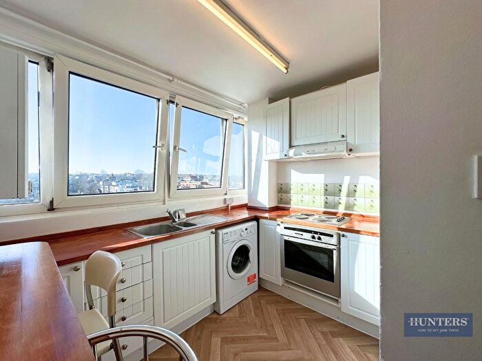 2 Bedroom Flat To Rent In Downholme, - Upper Richmond Road, London, Greater London, SW15