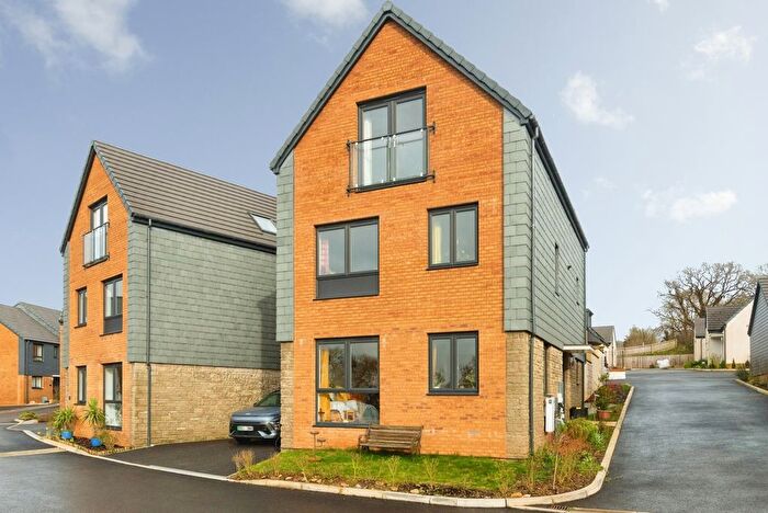 4 Bedroom Town House For Sale In Kibble Way, Callington, Cornwall, PL17