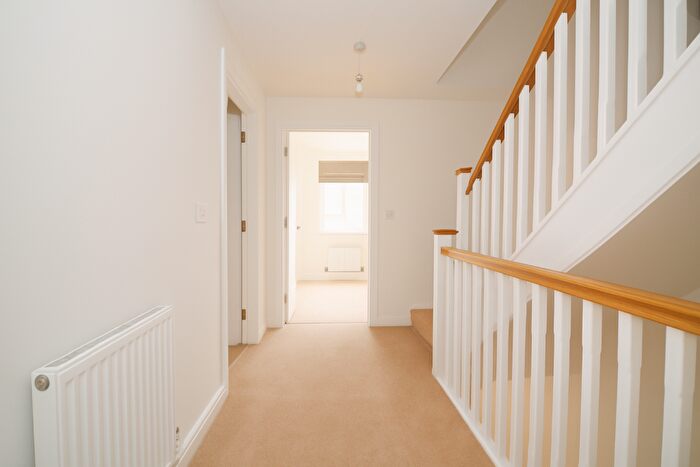 4 Bedroom Terraced House To Rent In Thistle Close, Chigwell, Essex, IG7