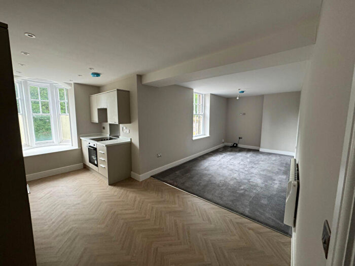 2 Bedroom Flat To Rent In Barnsley, S70
