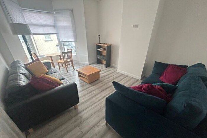 3 Bedroom Flat To Rent In Coop Street, Blackpool, FY1