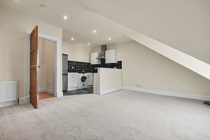 1 Bedroom Flat To Rent In Kelly Street, Inverclyde, Greenock, PA16