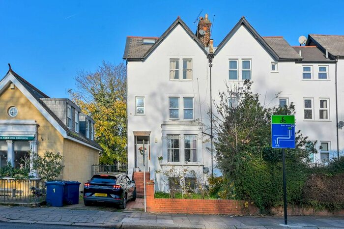 1 Bedroom Flat To Rent In East Churchfield Road, Poet's Corner, London, W3