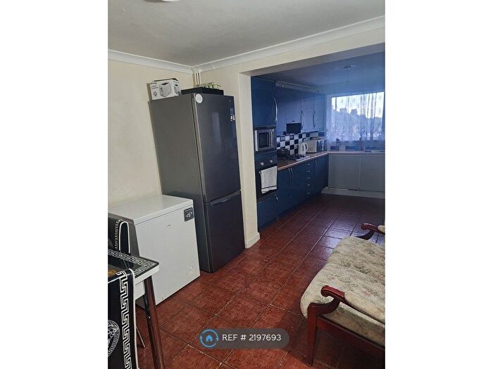 4 Bedroom End Of Terrace House To Rent In Saunders Road, London, SE18