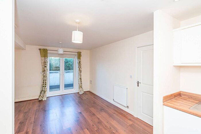 2 Bedroom Flat To Rent In Ley Farm Close, Watford, WD25