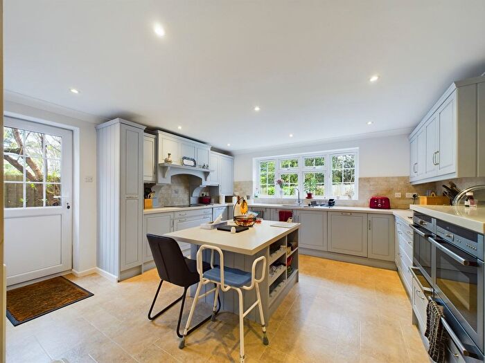 4 Bedroom Detached House For Sale In The Finches, Hitchin, SG4