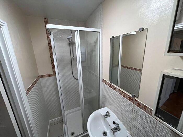 1 Bedroom Apartment For Sale In Weavers Brook, Ovenden, Halifax, HX2