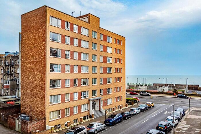 Studio For Sale In Kingsway, Hove, BN3