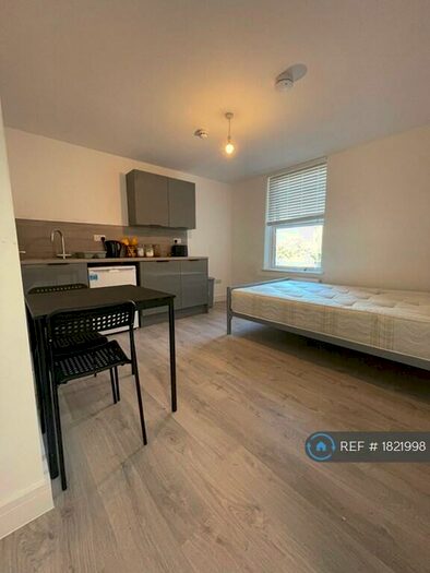 Studio To Rent In Lordship Lane, London, N22