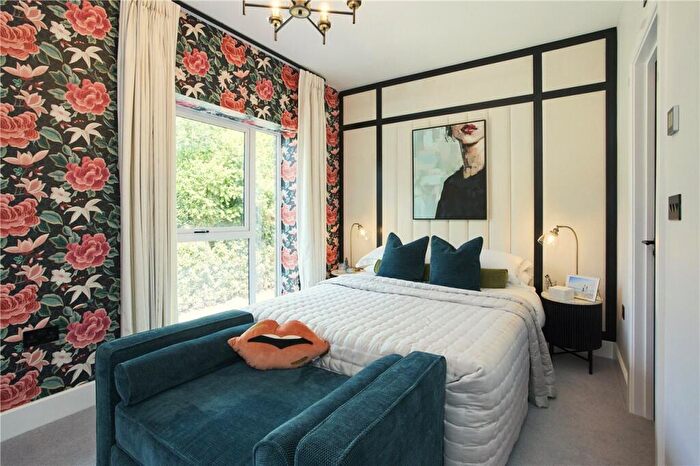 3 Bedroom End Of Terrace House For Sale In Vickers Mews, St. Albans, AL1