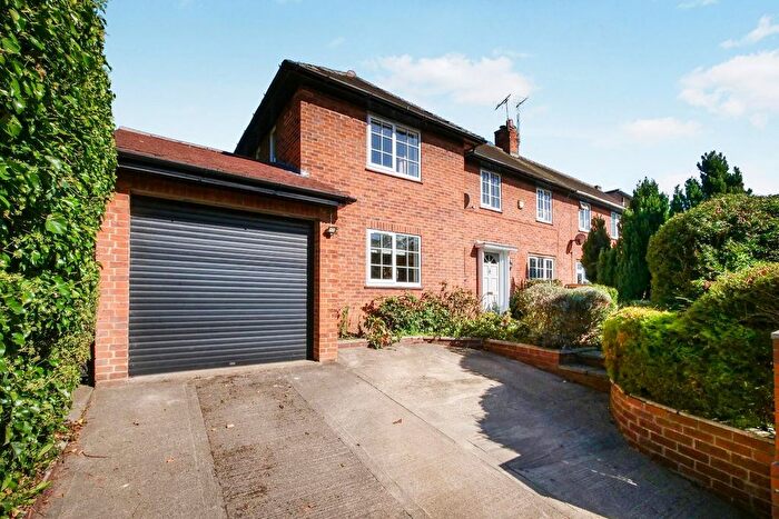 3 Bedroom Semi-Detached House For Sale In The Mount, York, YO24