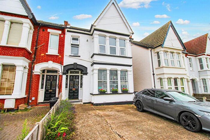 1 Bedroom Flat To Rent In Meteor Road, Westcliff-On-Sea, SS0