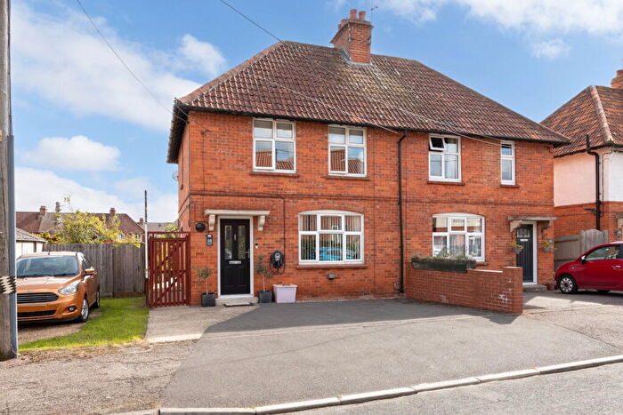 3 Bedroom Semi-Detached House For Sale In Bricksteed Avenue, Devizes, Wiltshire, SN10