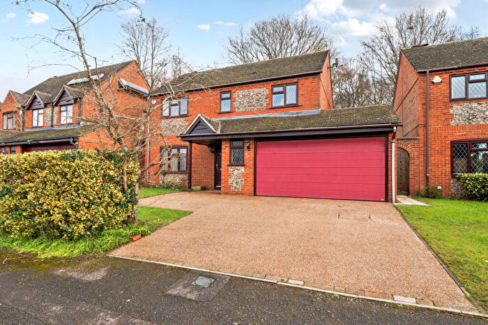 4 Bedroom Detached House For Sale In Burrows Close, Penn, HP10