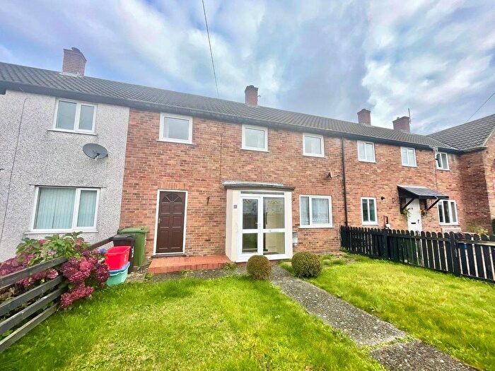 3 Bedroom Terraced House For Sale In Tre Garth, Machynlleth, Powys, SY20