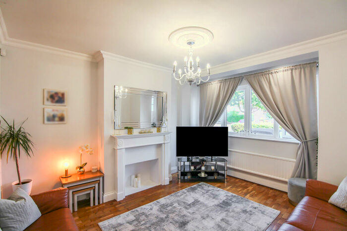 3 Bedroom Semi-Detached House To Rent In Willow Road, Enfield, EN1