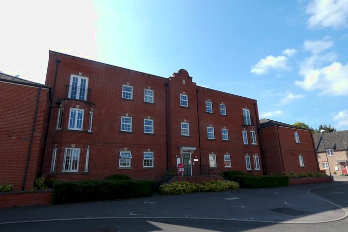 2 Bedroom Flat To Rent In Armstrong House, Bridgewater Close, Salisbury, SP2