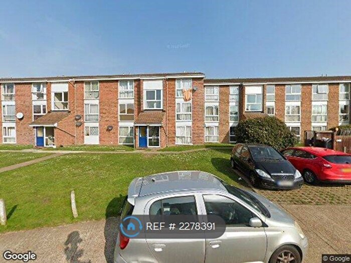 2 Bedroom Flat To Rent In Dellow Close, Ilford, IG2
