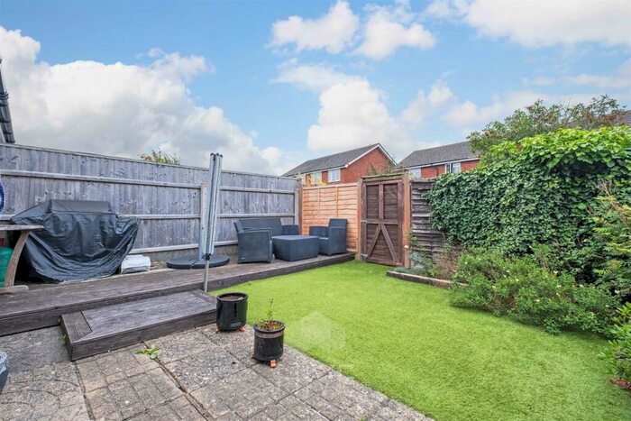 3 Bedroom Terraced House For Sale In Heather Close, Throop, Bournemouth, BH8
