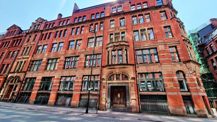 1 Bedroom Apartment To Rent In Whitwoth Street, Manchester, M1