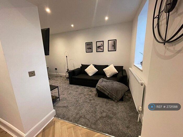 2 Bedroom Maisonette To Rent In Lansdowne Place, Hove, BN3